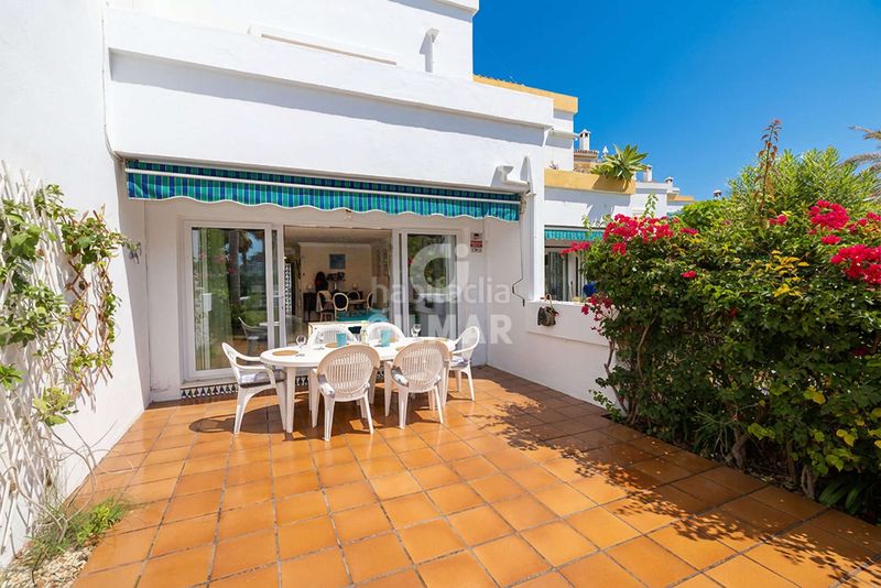 Foto 449791a1-efab-4fa5-8e15-42ae22645ab9. Casa adossada amb calefacció aparcament piscina a Estepona