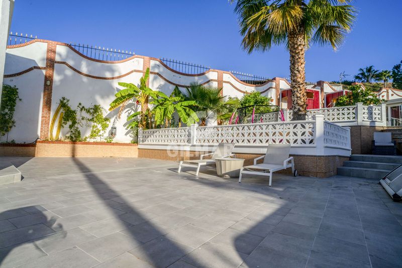 Foto 75b28bd6-630c-424c-91a7-35ad8a91d6e6. Xalet amb aparcament piscina a altos de Estepona Estepona