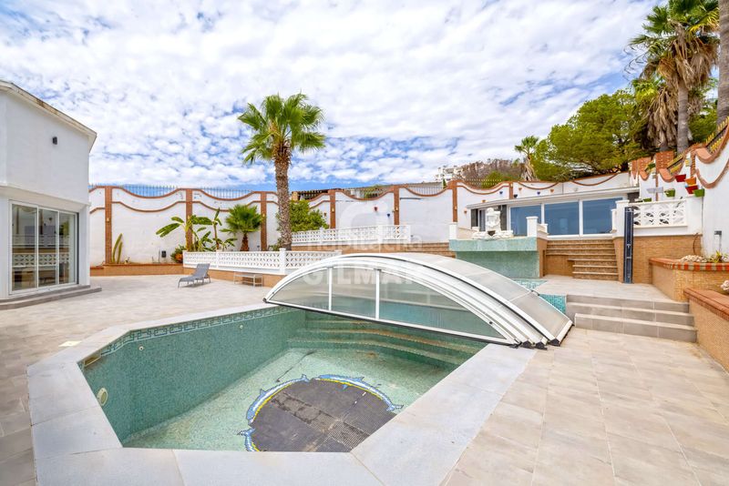 Foto e09e3794-164d-4ba3-9e93-22b02108eb02. Xalet amb aparcament piscina a altos de Estepona Estepona