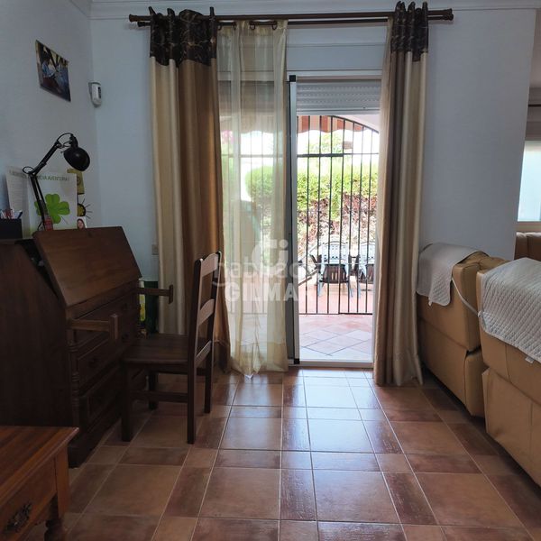 Foto 3c5da45b-8648-461f-96a4-50da614a1d5d. Casa aparellada amb aparcament piscina a Bel - Air Estepona