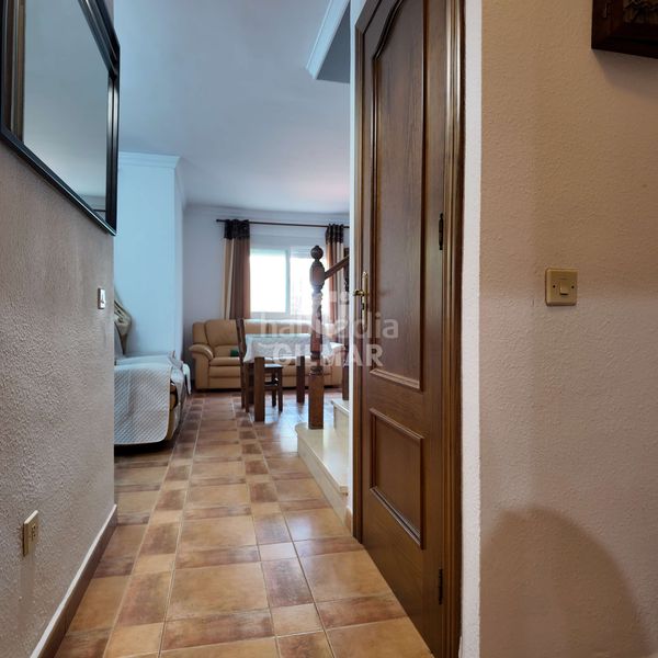 Foto 69f83e42-5afb-4310-afd8-cd7b13c0803b. Casa aparellada amb aparcament piscina a Bel - Air Estepona
