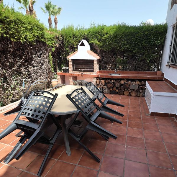 Foto a1570ad1-d948-49f5-891a-643efe52adf6. Casa aparellada amb aparcament piscina a Bel - Air Estepona