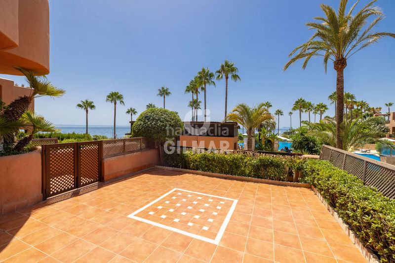 Foto 344fd802-3b6c-456a-8d37-9b8d107574de. Planta baixa amb calefacció aparcament piscina a Estepona