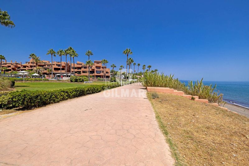 Foto ea5025a6-be8a-4d06-a04d-105835a03c1a. Planta baixa amb calefacció aparcament piscina a Estepona