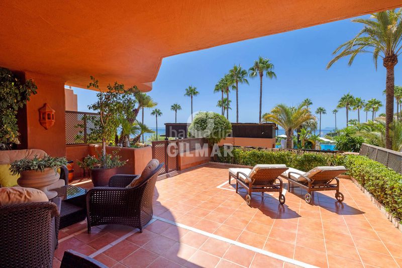 Foto f0668df6-6395-4fcc-99d5-ce9a2b3a022b. Planta baixa amb calefacció aparcament piscina a Estepona