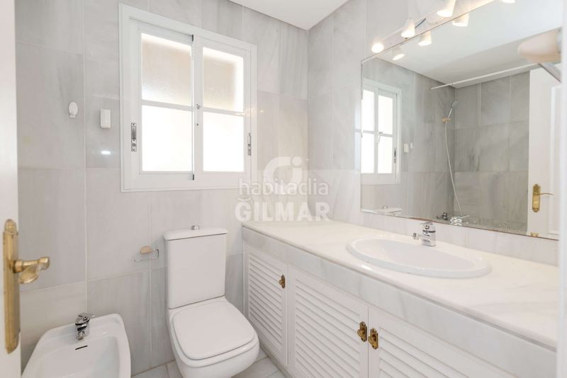 Foto 4665ce2c-0128-4de7-8ddf-41754bd6a867. Casa adossada amb calefacció piscina a La Concha - Resina Golf Estepona