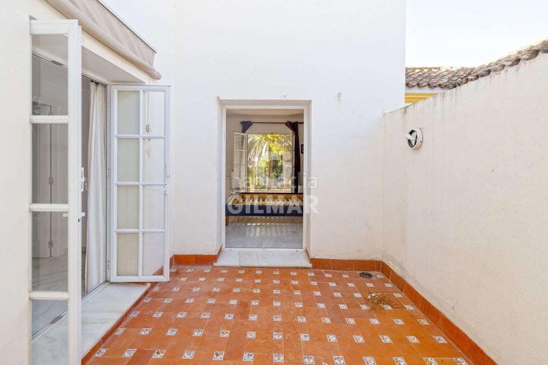 Foto f5b3992f-d6e3-46ff-8803-6d181f3caf91. Casa adossada amb calefacció piscina a La Concha - Resina Golf Estepona