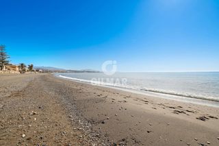 Xalet a Bahía Dorada. Encantadora villa independiente a escasos metros del mar en arro