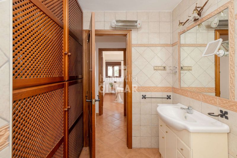 Foto 0c9cd5b3-3491-41d3-b726-f1a671a9a1f6. Casa adossada a Atalaya - Isdabe Estepona