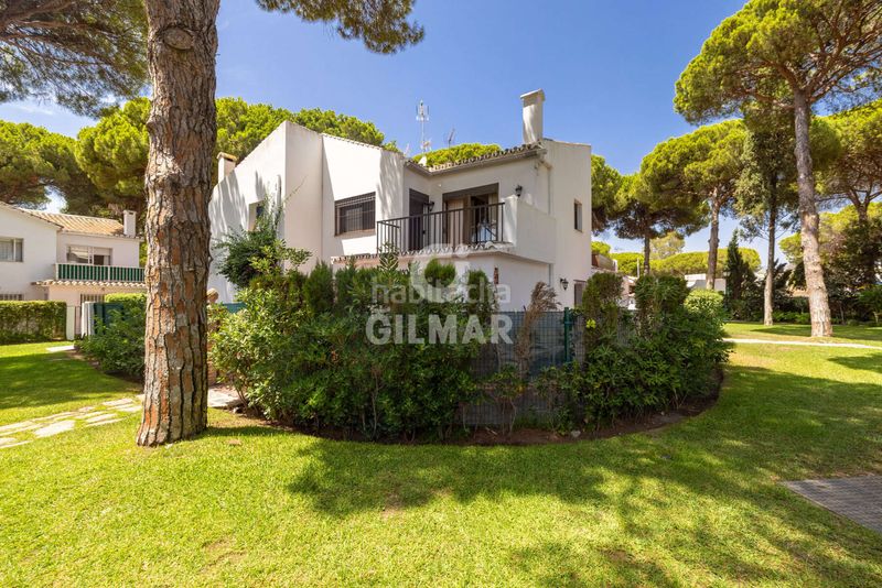 Foto c34000fe-70e1-4922-bd69-1e09b065e792. Casa adossada a Atalaya - Isdabe Estepona