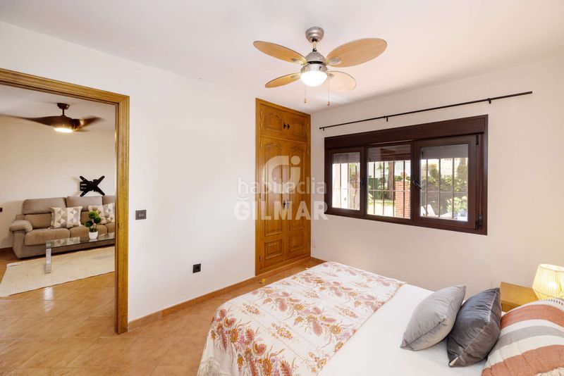 Foto dcbc3f3a-16ff-4aa4-bacd-3f376096f3e0. Casa adossada a Atalaya - Isdabe Estepona