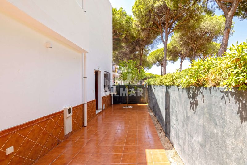 Foto 9c3bec3d-8690-4ea8-b9e7-0fb537fab9ce. Casa adossada amb piscina a Atalaya - Isdabe Estepona