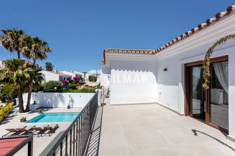 Foto 5d019733-3d99-4378-b82d-7de392211703. Xalet amb aparcament piscina a Nueva Atalaya Estepona