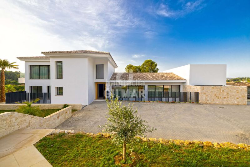 Foto 4e57a1ed-fc23-45ec-a2f4-46575aee491e. Chalet en Sotogrande alto Sotogrande