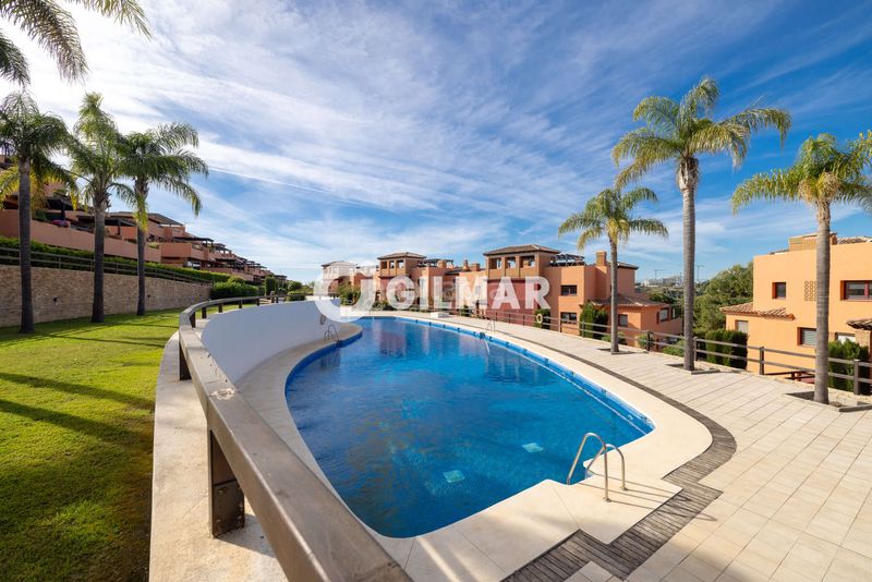 Foto ae3738f5-671f-4001-9d03-2702054509d5. Àtic amb calefacció aparcament piscina a Casares golf - Casares del sol Casares