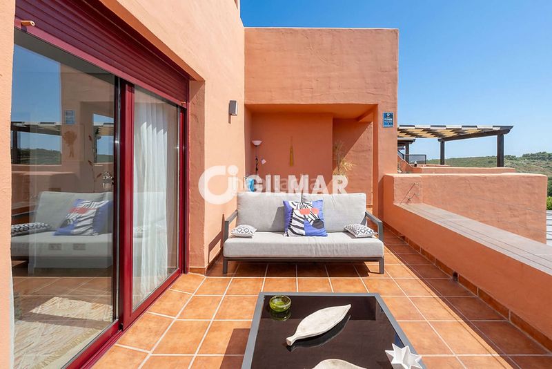 Foto ba35f1fa-5f8e-4997-aedb-6f8a01ba4e42. Àtic amb calefacció aparcament piscina a Casares golf - Casares del sol Casares