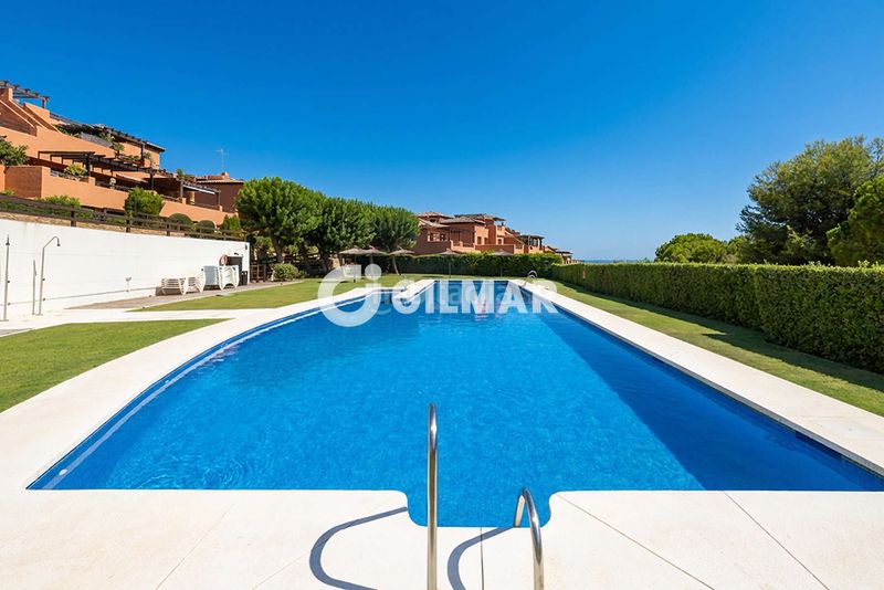 Foto d25ae8d3-247d-47ef-ad53-c204215dbf24. Àtic amb calefacció aparcament piscina a Casares golf - Casares del sol Casares