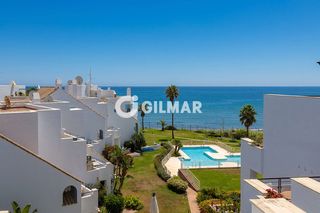 Dúplex a Bahía de Casares. Fantástico áticodúplex en primerísima línea de playa con impresi