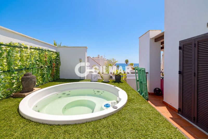 Foto 611e89aa-5ca9-4cdc-8b1e-2ba5ef4ee9df. Duplex con riscaldamento parcheggio piscina in bahía de Casares Casares