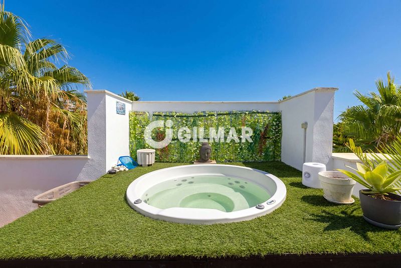 Foto af0d91c9-6822-4fa8-b6b5-b3155302e9a3. Duplex con riscaldamento parcheggio piscina in bahía de Casares Casares