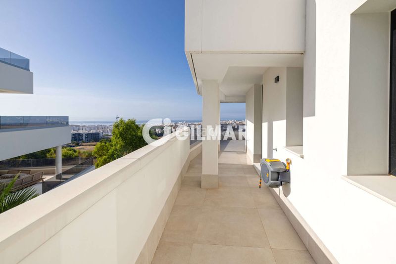 Foto 91aa27e0-a790-4089-9376-9540aa324d1e. Àtic amb calefacció aparcament piscina a altos de Estepona Estepona