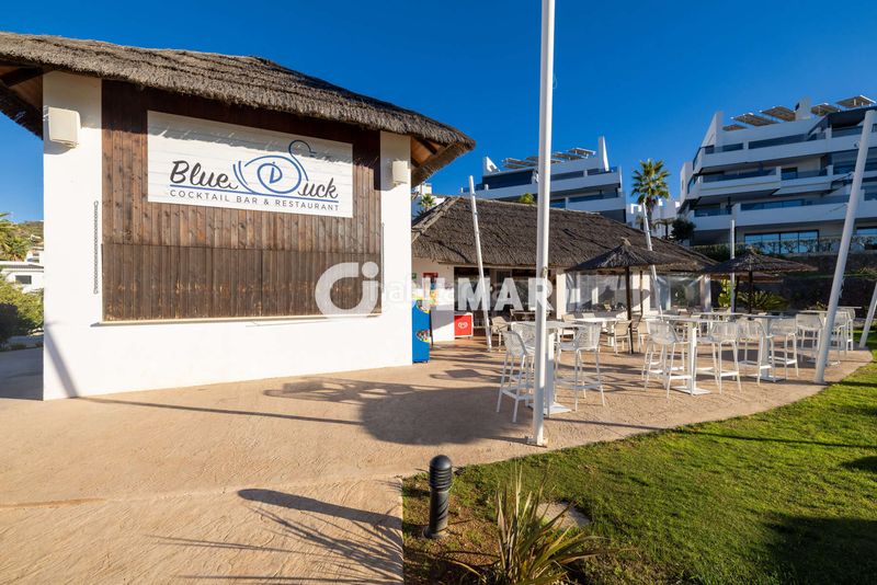 Foto a530e76a-b5e4-4014-bae8-c8042587def5. Àtic amb calefacció aparcament piscina a altos de Estepona Estepona