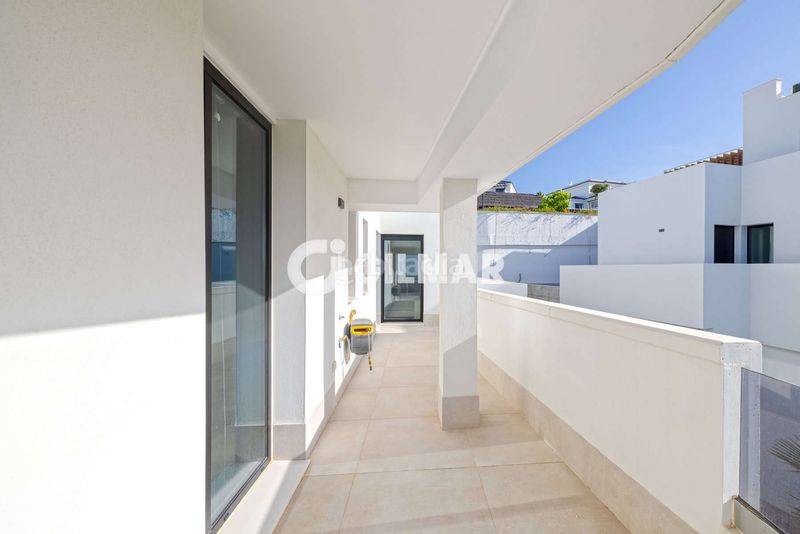 Foto b3efe603-aa6e-4304-b676-70da71ee4666. Àtic amb calefacció aparcament piscina a altos de Estepona Estepona