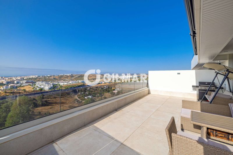 Foto c0d9fd96-0323-4e4b-b4f8-5c3ce325f14a. Àtic amb calefacció aparcament piscina a altos de Estepona Estepona