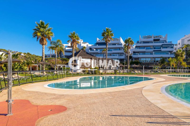 Foto e8c9f8ad-df89-4d7a-ad64-ac80eeb119eb. Àtic amb calefacció aparcament piscina a altos de Estepona Estepona