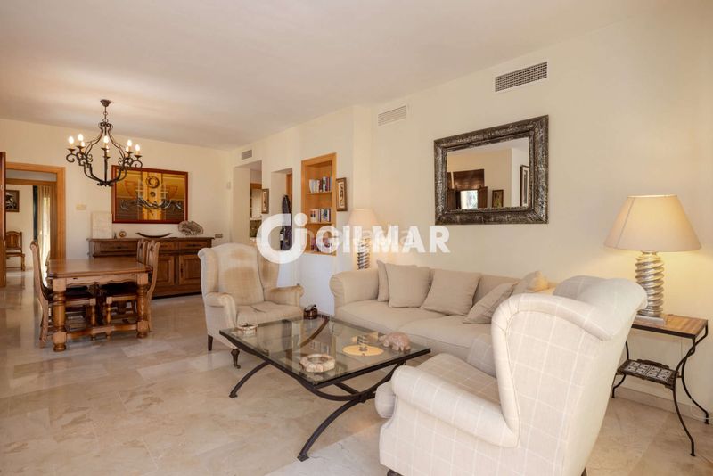 Foto 26ccbe49-8406-4a9e-9916-b03e9fd9b88d. Duplex avec chauffage parking piscine dans Nueva Atalaya Estepona