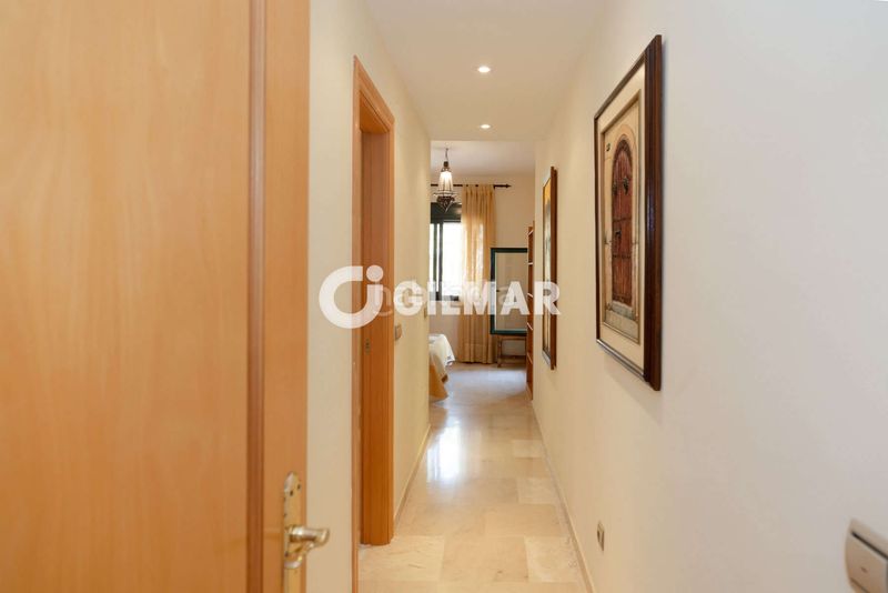 Foto 4051cd53-b07e-431f-8822-905064476869. Duplex avec chauffage parking piscine dans Nueva Atalaya Estepona
