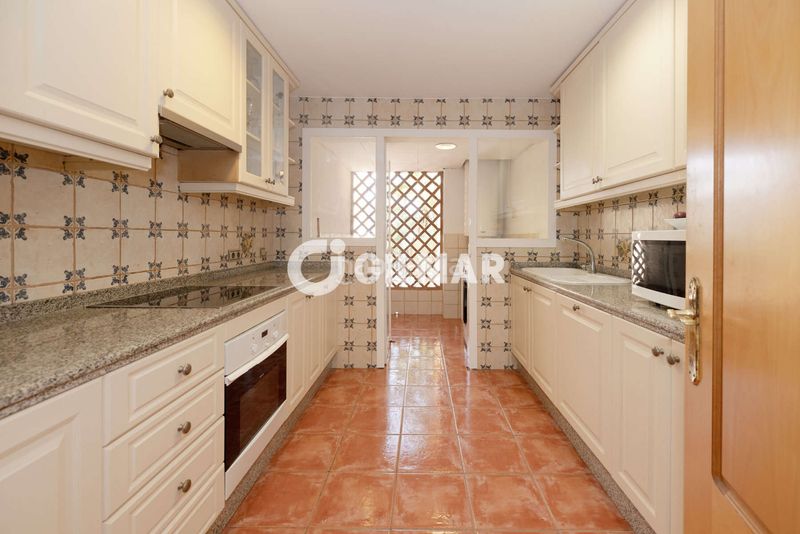 Foto 44656042-1f82-43ec-b85e-f27506955b81. Duplex avec chauffage parking piscine dans Nueva Atalaya Estepona