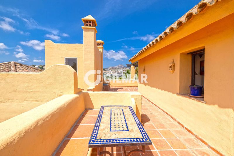 Foto 9593998a-623c-450c-b719-037247128b07. Duplex avec chauffage parking piscine dans Nueva Atalaya Estepona