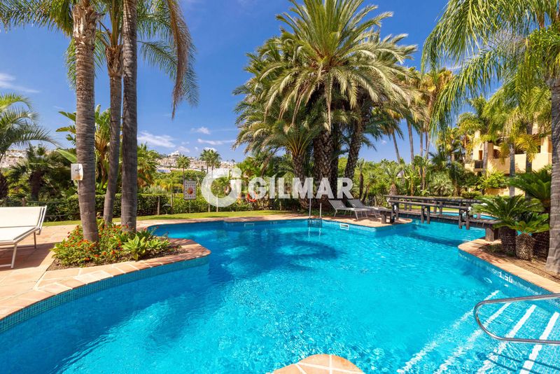 Foto a7758779-e57d-4739-bae5-2d66d1cc41f2. Duplex avec chauffage parking piscine dans Nueva Atalaya Estepona