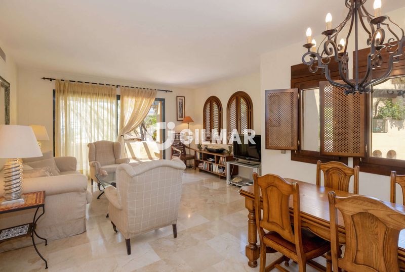 Foto b6e088ff-3aae-49ae-8643-733d887cdaa1. Duplex avec chauffage parking piscine dans Nueva Atalaya Estepona
