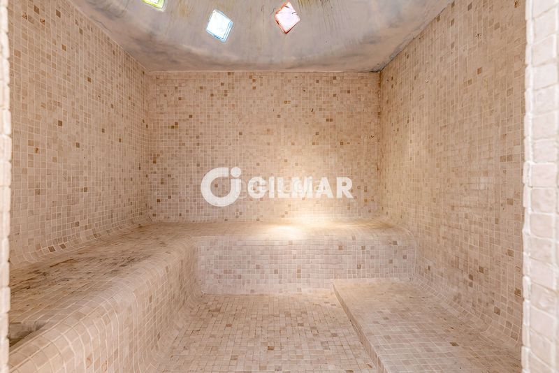 Foto bfa291af-04c5-4b76-b2b4-6ed5c4e70fb1. Duplex avec chauffage parking piscine dans Nueva Atalaya Estepona