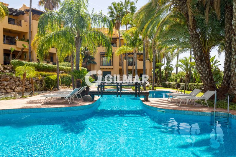 Foto fc17ff2b-7d21-42be-b252-b89dd827ea22. Duplex avec chauffage parking piscine dans Nueva Atalaya Estepona