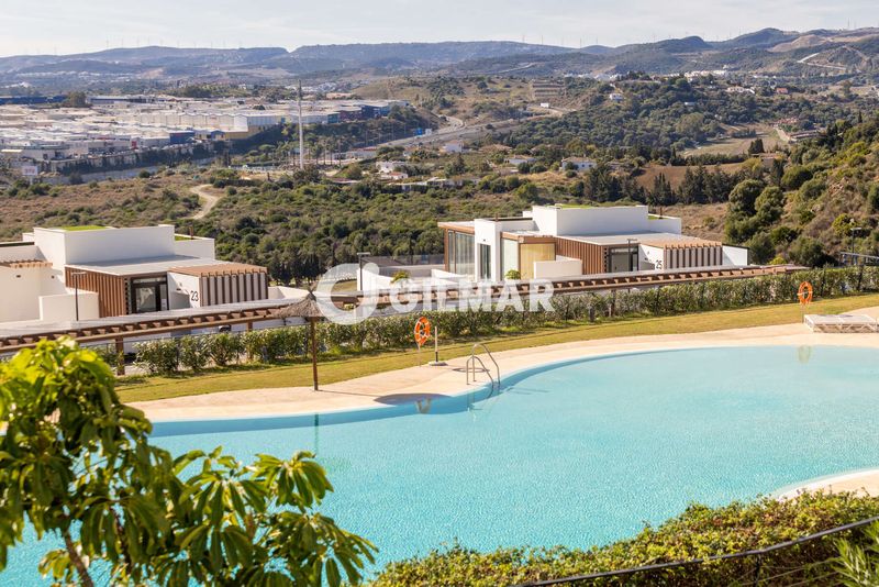 Foto c6af3535-bd6f-4246-a911-275d46ec85d8. Pis amb calefacció aparcament piscina a altos de Estepona Estepona