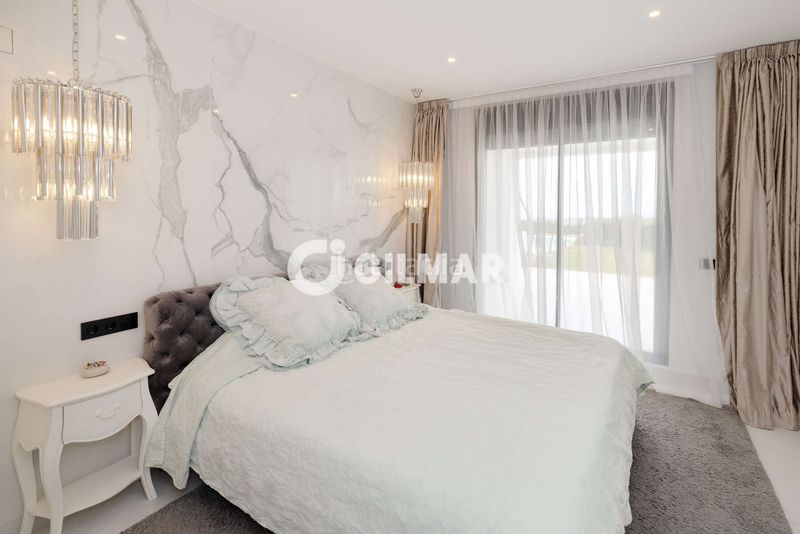 Foto d56d9b46-95ed-4757-8409-5fa886c4c8cd. Pis amb calefacció aparcament piscina a altos de Estepona Estepona