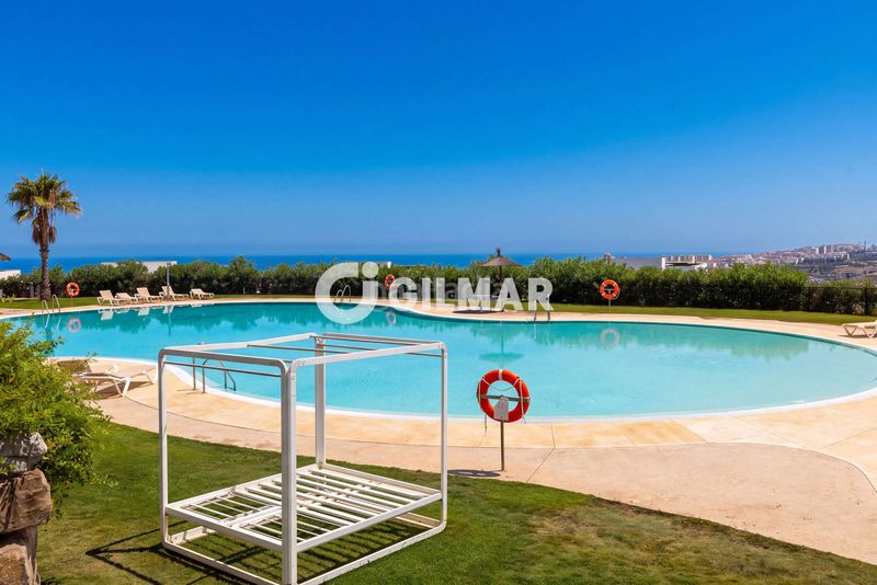 Foto e3d801b5-63c5-43b3-956b-c7fe45639df0. Pis amb calefacció aparcament piscina a altos de Estepona Estepona