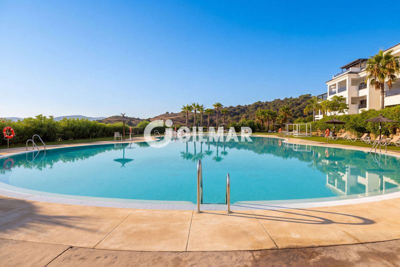 Foto fc5ceabc-51d9-4ec3-8b35-dd4eb6f3dba4. Pis amb calefacció aparcament piscina a altos de Estepona Estepona