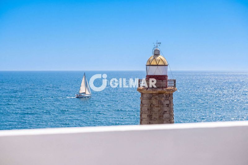 Foto 41b3f4a7-cd28-45a3-b68a-ae07dafe3e55. Àtic amb calefacció aparcament a puerto de Estepona Estepona