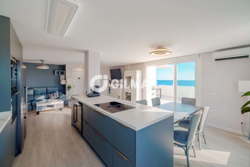 Foto d01c568a-7d4a-439a-99c1-ced7157d25fb. Àtic amb calefacció aparcament a puerto de Estepona Estepona