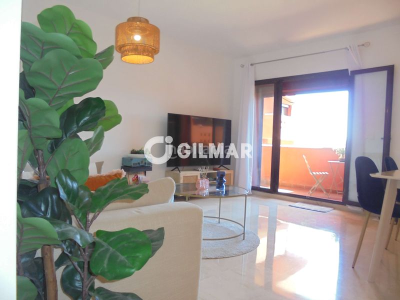 Foto 45ad718e-c563-40ad-b027-ad54c0a57932. Piccolo appartamento con riscaldamento parcheggio piscina in Estepona