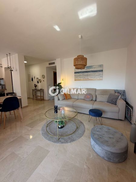 Foto 48b73a51-62f0-44b4-a5d9-aded3e235eda. Apartament amb calefacció aparcament piscina a puerto de Estepona Estepona