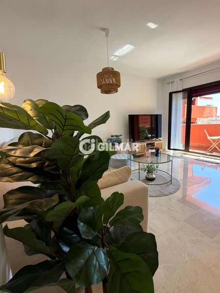 Foto 674b421e-946f-4632-a2e9-5e8d994a0fd4. Apartament amb calefacció aparcament piscina a puerto de Estepona Estepona