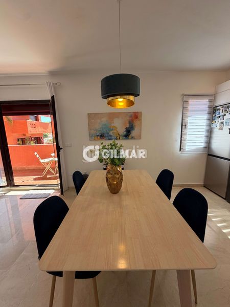 Foto a42bc936-f95b-4488-8478-cb1252c37272. Apartament amb calefacció aparcament piscina a puerto de Estepona Estepona