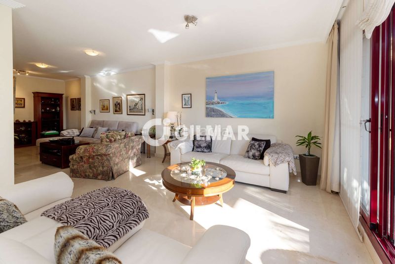 Foto 014eae13-8f11-49aa-a1a0-2d8dcc431b1f. Duplex con riscaldamento parcheggio piscina in Seghers Estepona