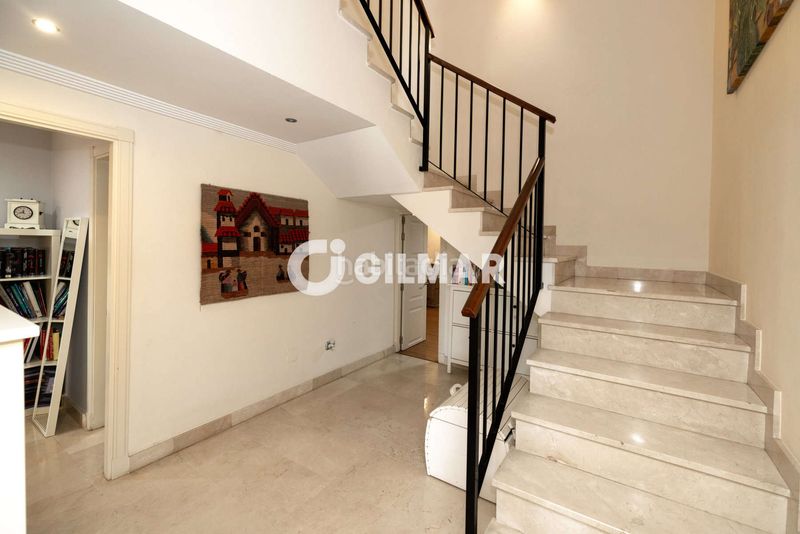 Foto 049ca973-f07a-48de-9d06-ef49790bb328. Duplex con riscaldamento parcheggio piscina in Seghers Estepona