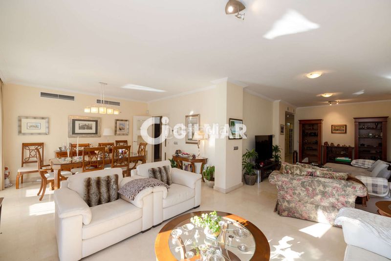 Foto 201d6d33-7d13-43ac-9b61-3fd1d00af4c2. Duplex con riscaldamento parcheggio piscina in Seghers Estepona
